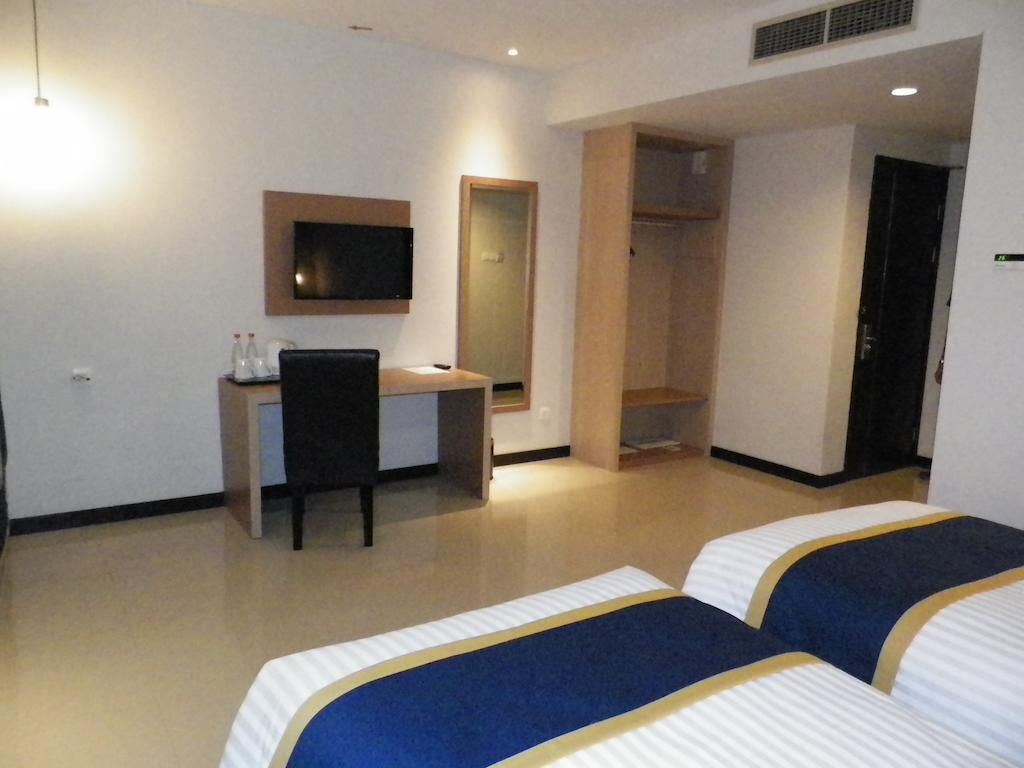 D'Best Hotel Pasar Baru Bandung Eksteriør bilde